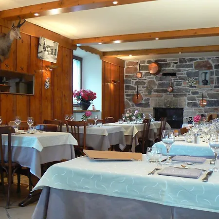 Hotel La Chaumiere Savoyarde 2*