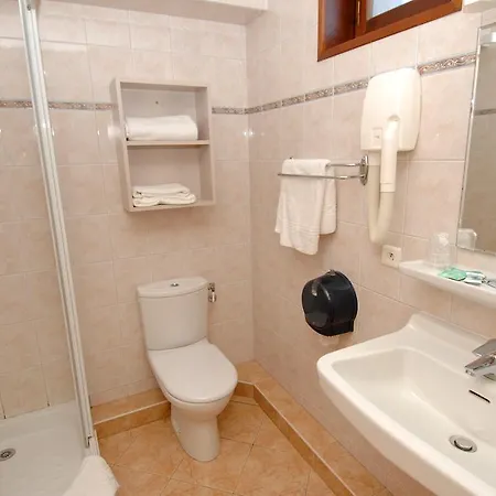 Hotel La Chaumiere Savoyarde 2*