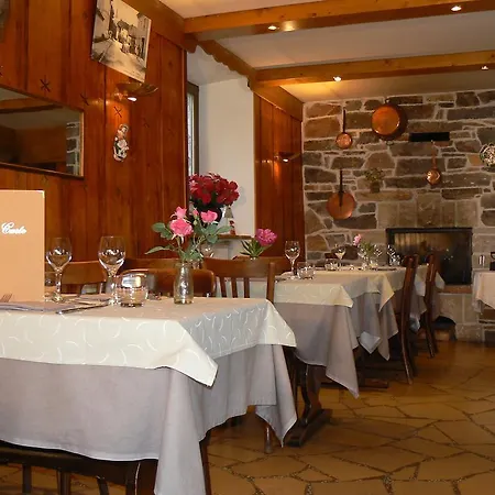 Hotel La Chaumiere Savoyarde 2*