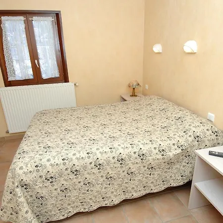 Hotel La Chaumiere Savoyarde 2*
